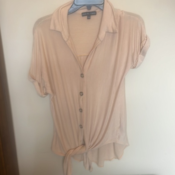 Kim and Cami Tie up Top! Size large - Picture 3 of 6